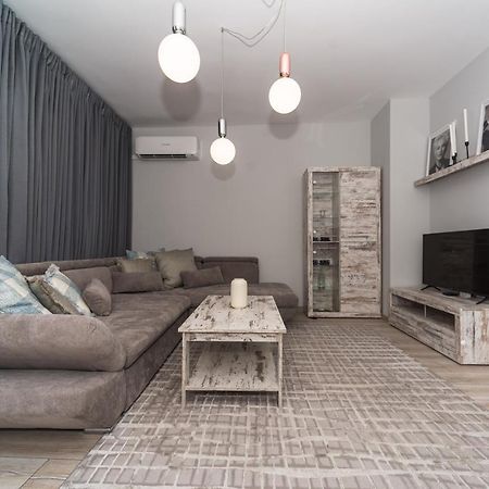 شقة Fashionable 1Bd Flat In The Centre Of بلوفديف المظهر الخارجي الصورة